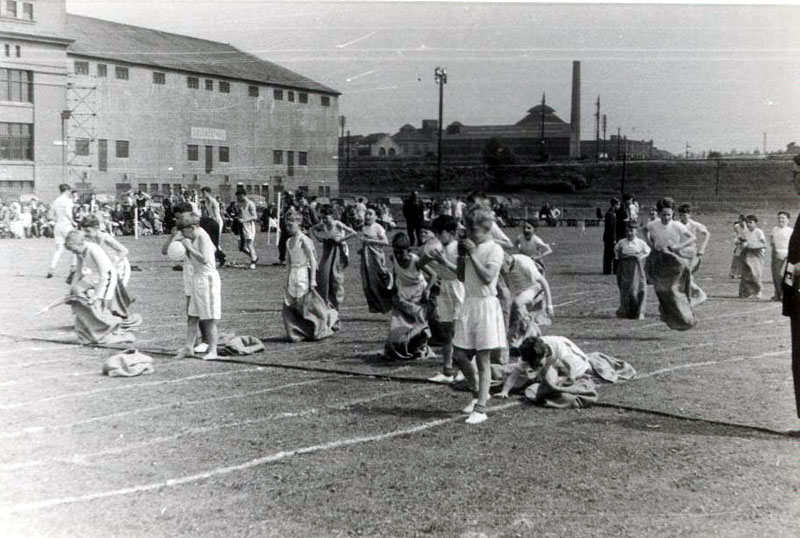 Sports Day 1950's sack race.jpg - Sports Day, late 1950's at Murrayfield.